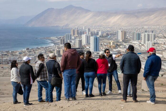 Operadores turísticos de Perú y Arica recorren Tarapacá para impulsar circuitos transfronterizos