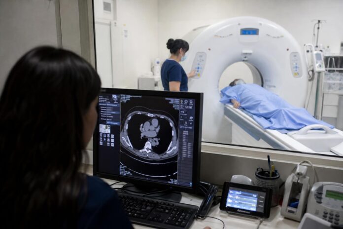 Hospital de Iquique inicia pruebas con pacientes para reactivar el tomógrafo