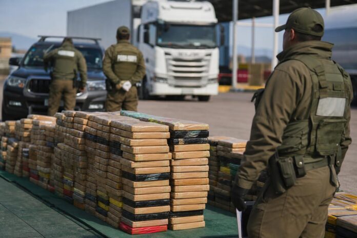 Incautan drogas avaluadas en $13.500 millones tras operativo en Lampa